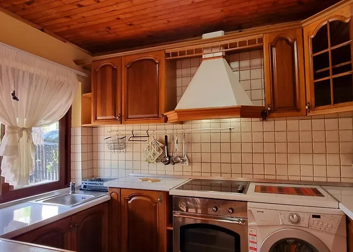 Bezhani * Golem (Tirana)