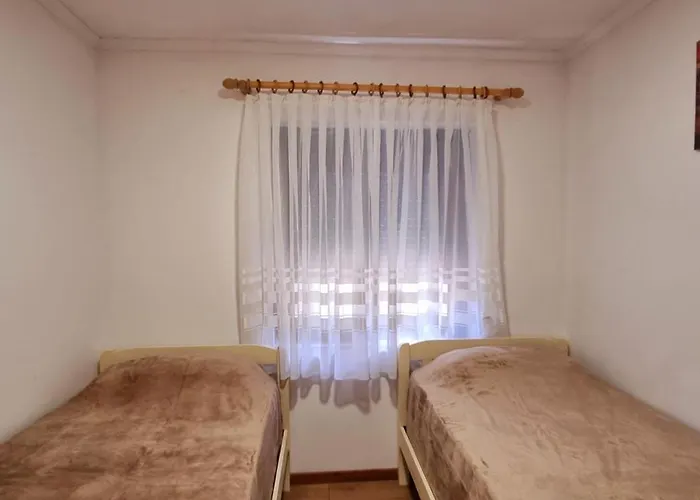 Bezhani * Golem (Tirana)