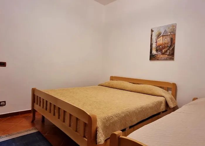 Villa Bezhani Golem (Tirana)