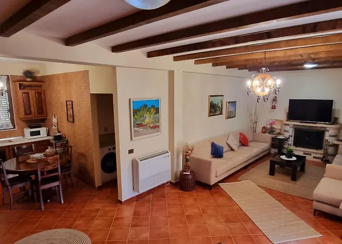 Villa Bezhani Golem (Tirana)