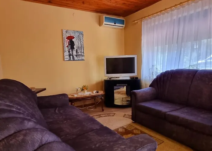 Bezhani Villa Golem (Tirana)