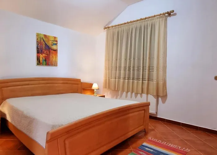 Bezhani Golem (Tirana)